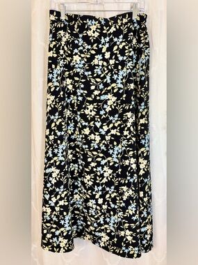 Bice Black Floral Midi Skirt Size 12 Elegant Lightweight Feminine 🌼🦋